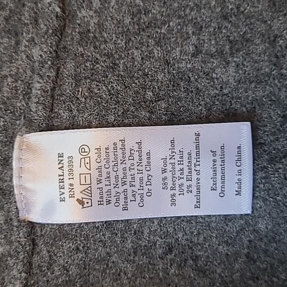 Everlane Wool Shorts - Picture 4 of 4